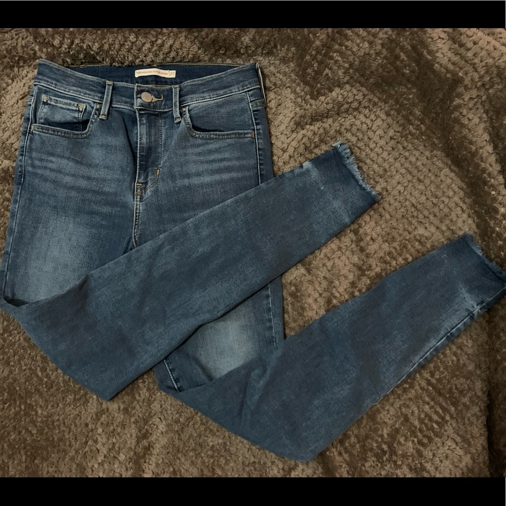 Levi’s High Rise Super Skinny 27